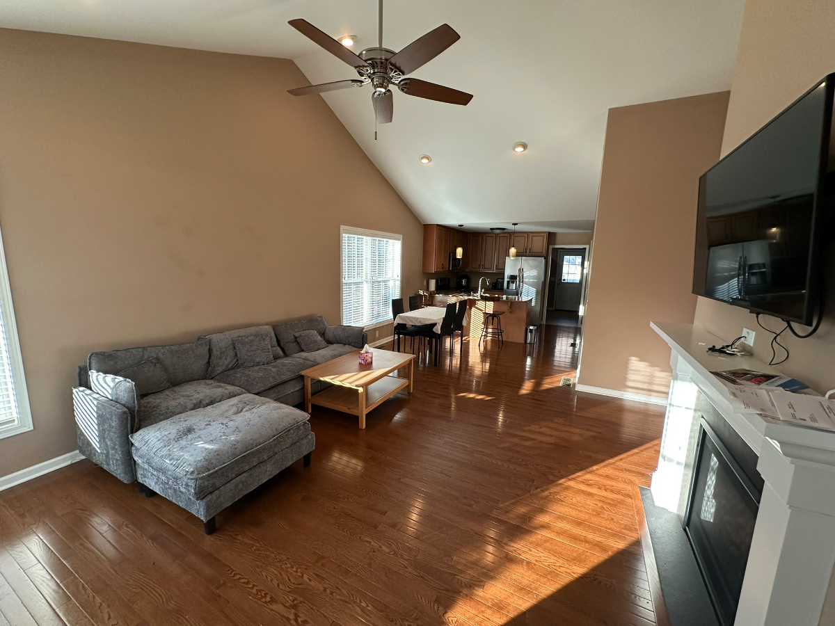 Spacious Ensuite Bedroom Less Than 5min from University of Rochester - Photo 4
