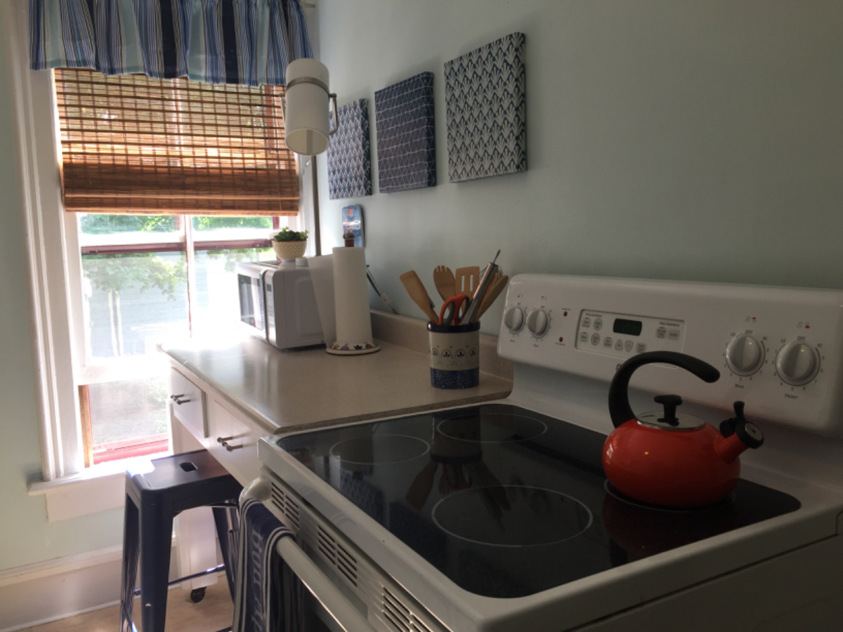 1 Bedroom Apartment in Desirable Suburb - Photo 2