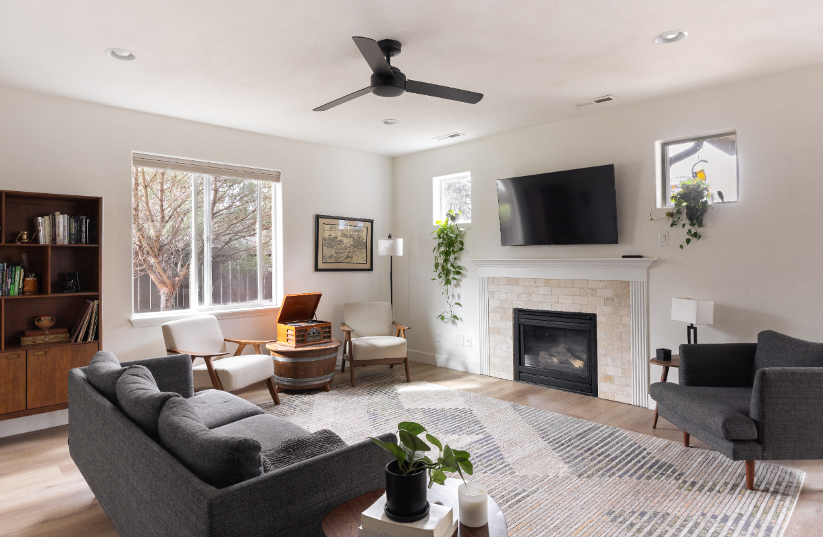 Modern 3B/2.5BR Home Near River Trail - Photo 4