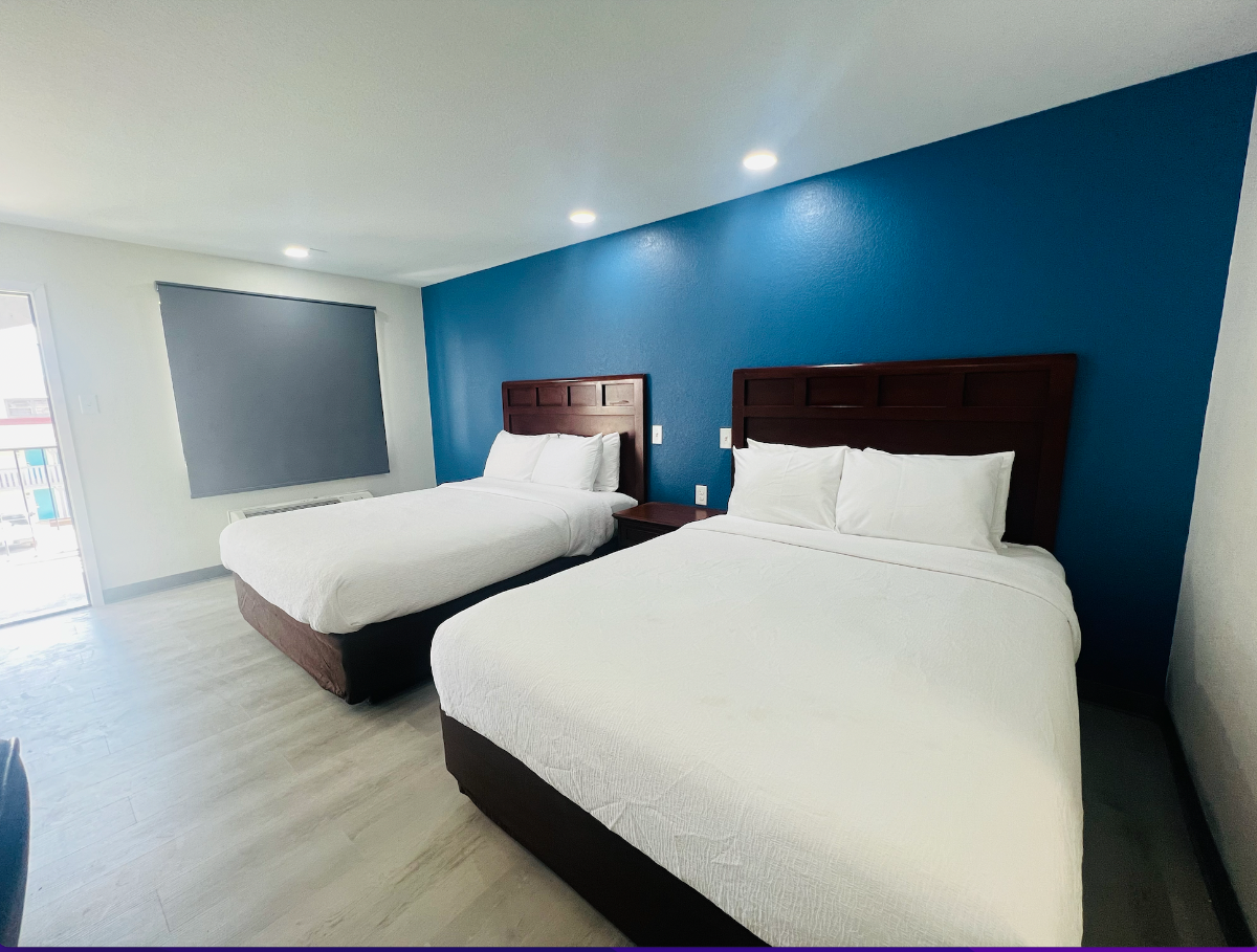 Newly Renovated Hallmark Inn - Photo 3