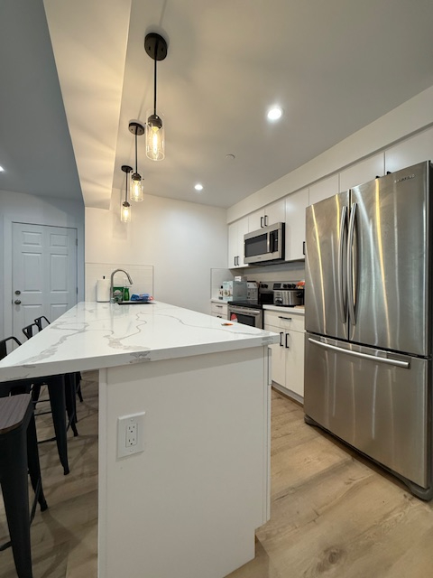Newly built Apt with In unit Washer and Dryer- Inner Richmond - Photo 2