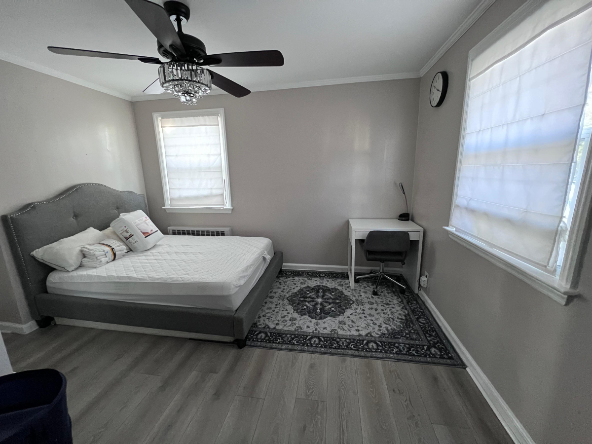 Private Modern Furnished 1BR with Washer & Dryer Access - Photo 3