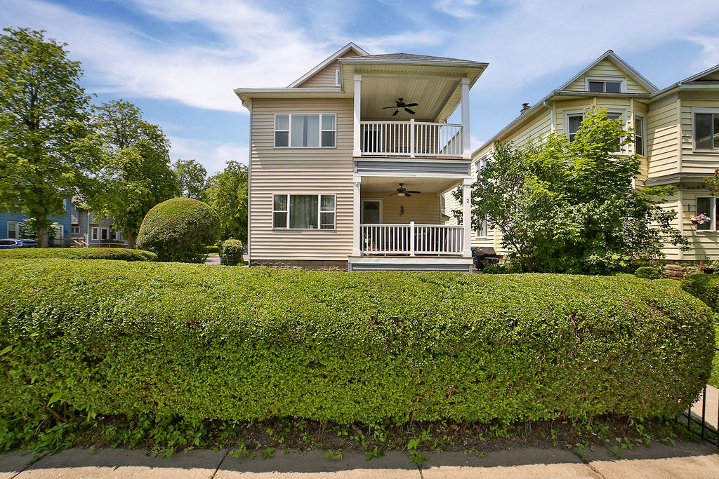 Freshly Remodeled Unit in Popular North Buffalo - Photo 2