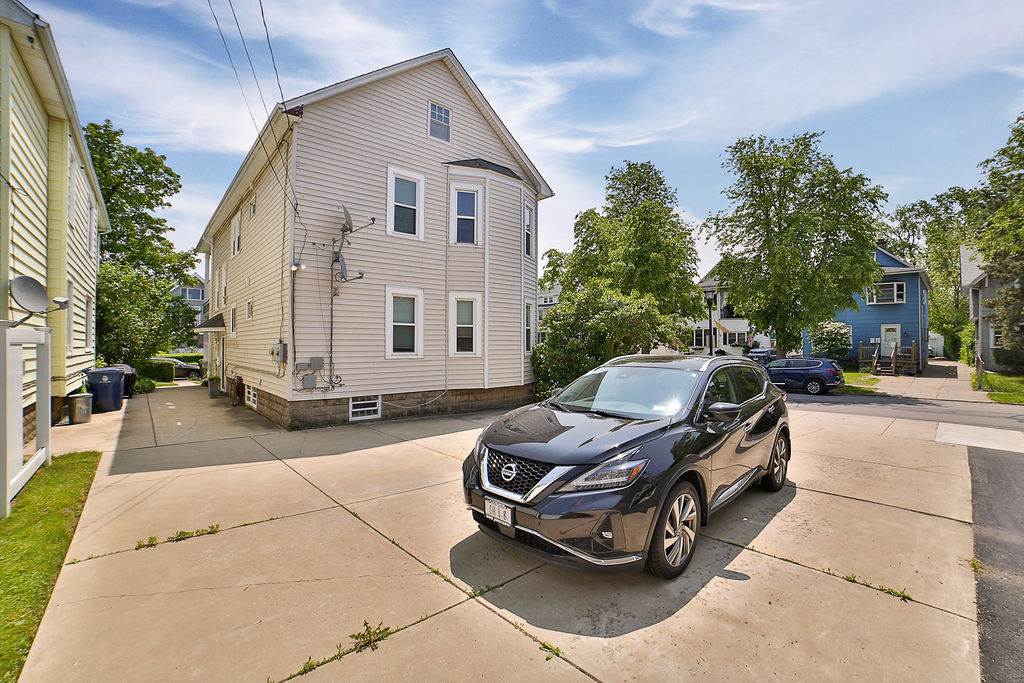 Freshly Remodeled Unit in Popular North Buffalo - Photo 4