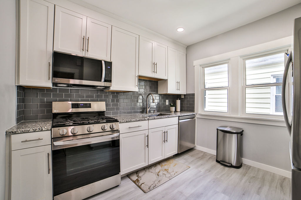 Freshly Remodeled Unit in Popular North Buffalo - Photo 5