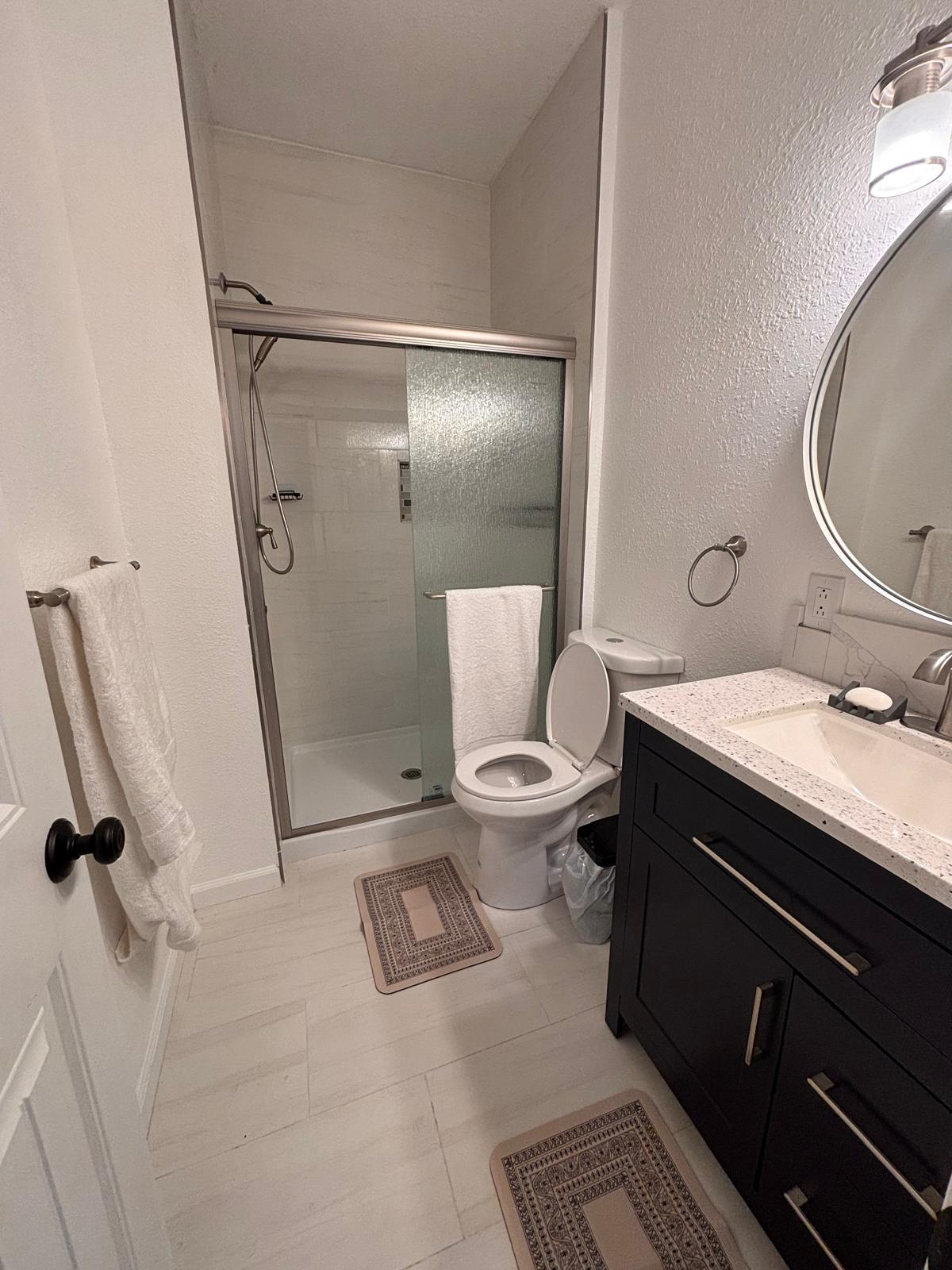 Convenient Private Unit - Photo 4