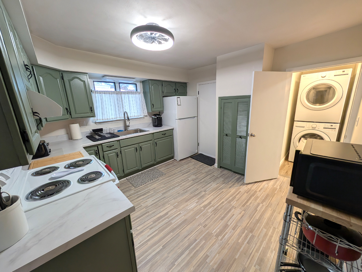 Quiet 2 bedroom minutes from Wynn - Photo 5