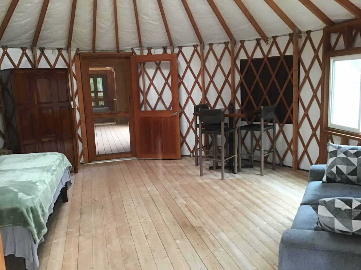 Peaceful, Furnished Yurt with Hot Tub, King Bed, and Outdoor Privacy in Tropical and Peaceful Setting - Photo 3