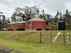 Peaceful, Furnished Yurt with Hot Tub, King Bed, and Outdoor Privacy in Tropical and Peaceful Setting