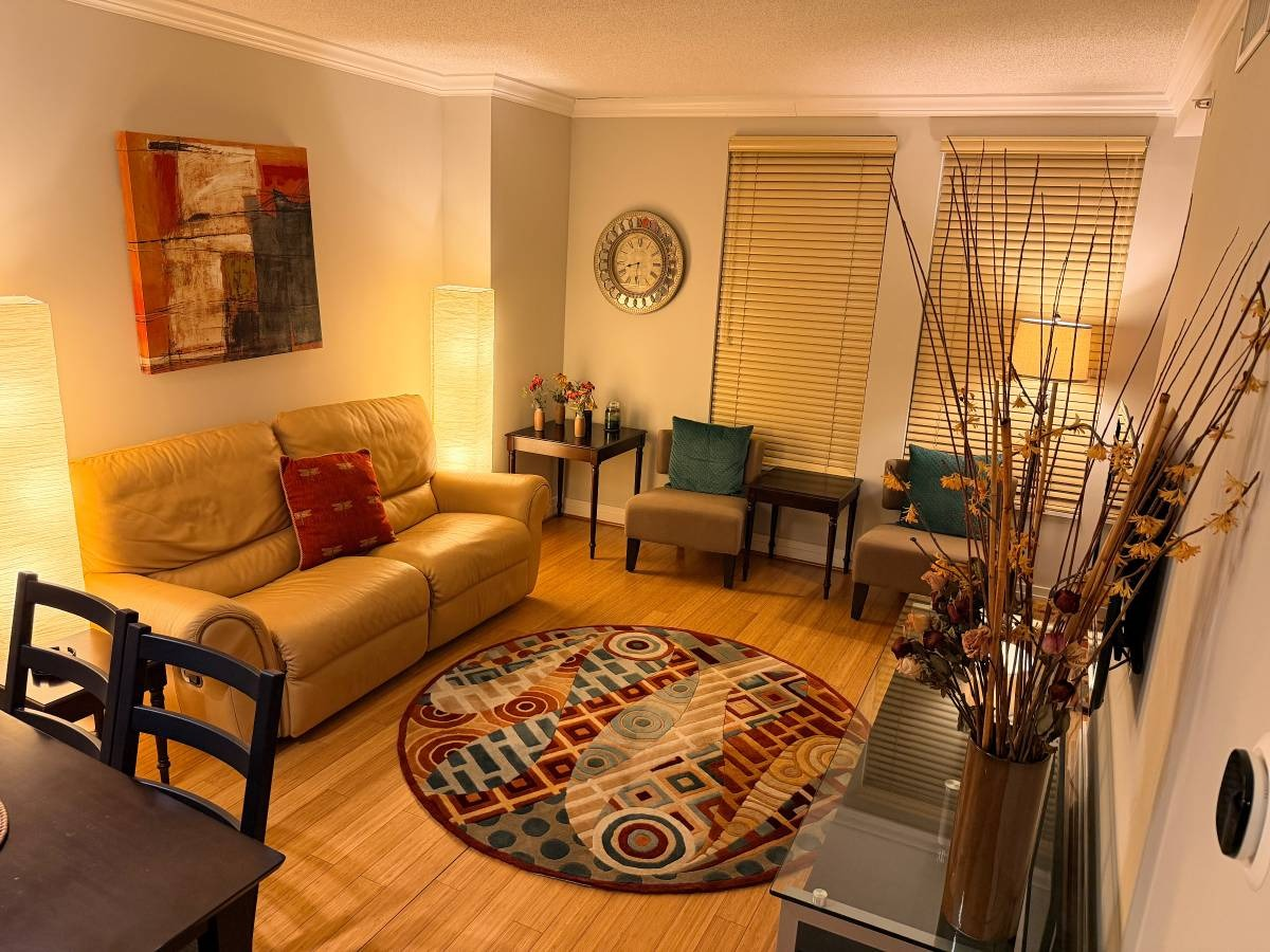 Elegant Fully Furnished 1BR Condo in the Heart of Penn Quarter, Washington, D.C. - Photo 1