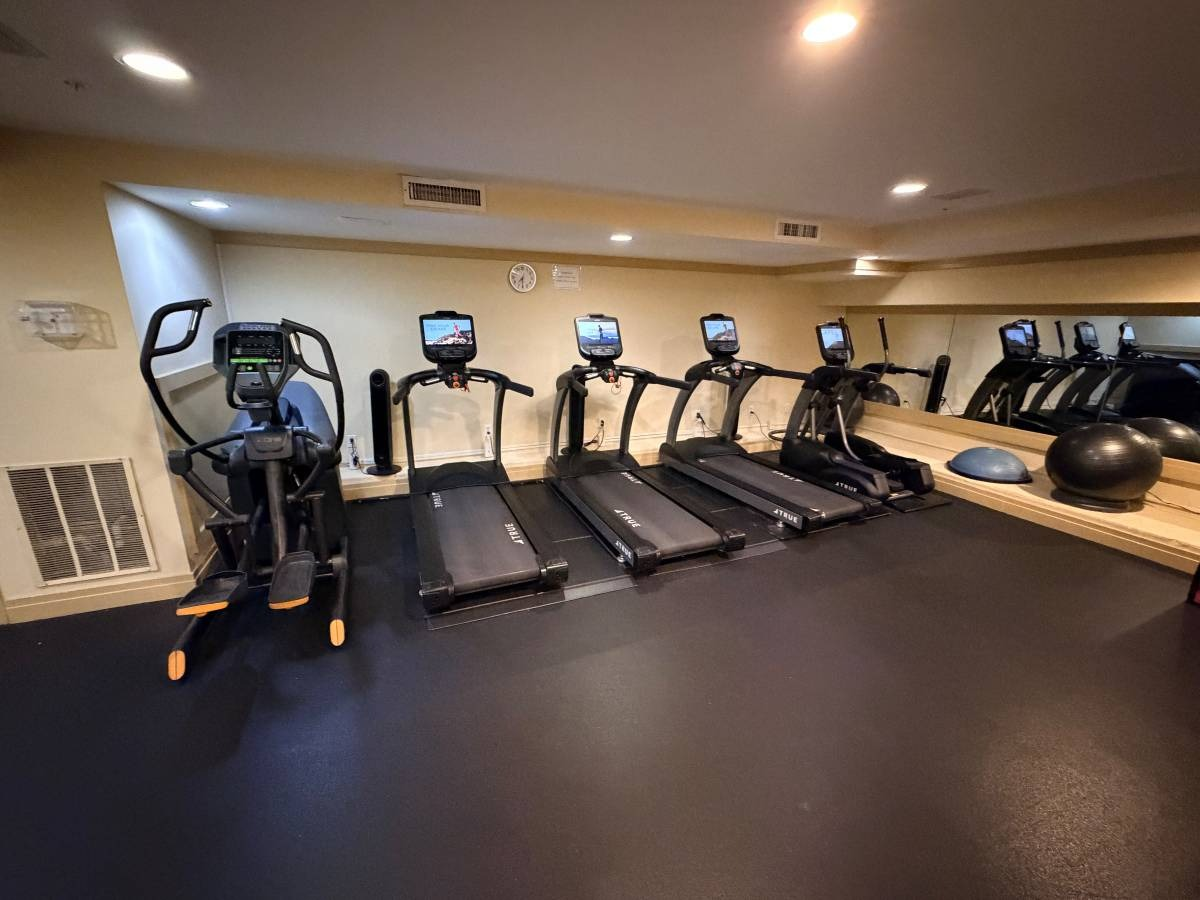 Elegant Fully Furnished 1BR Condo in the Heart of Penn Quarter, Washington, D.C. - Photo 12