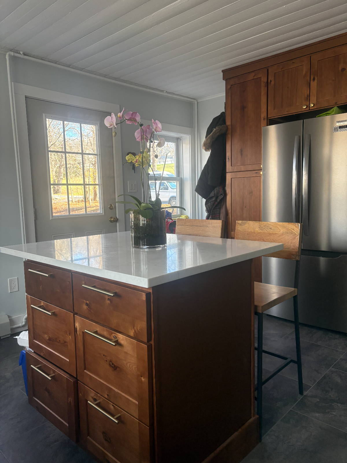 Private Riverside Cabin Home with New Kitchen and Bath - Photo 8