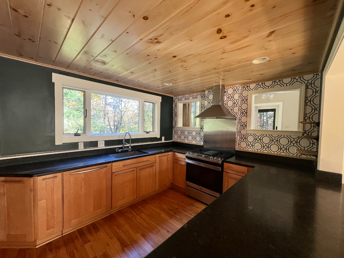 VT Luxury 4 floor home 5bdr with Gameroom, Ski in & out - Photo 3