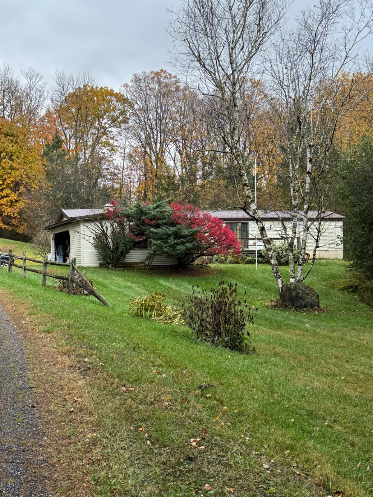 Quiet peaceful, private country setting - Photo 12