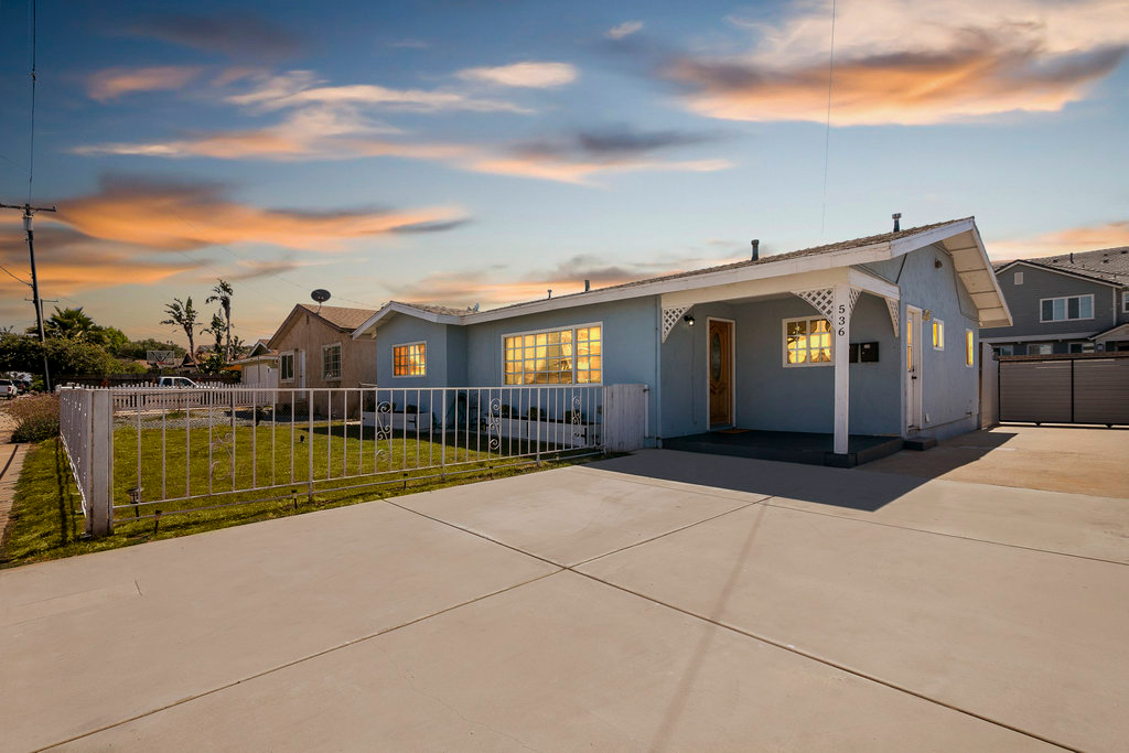 Silver Strand Bayfront IB Home - Photo 1
