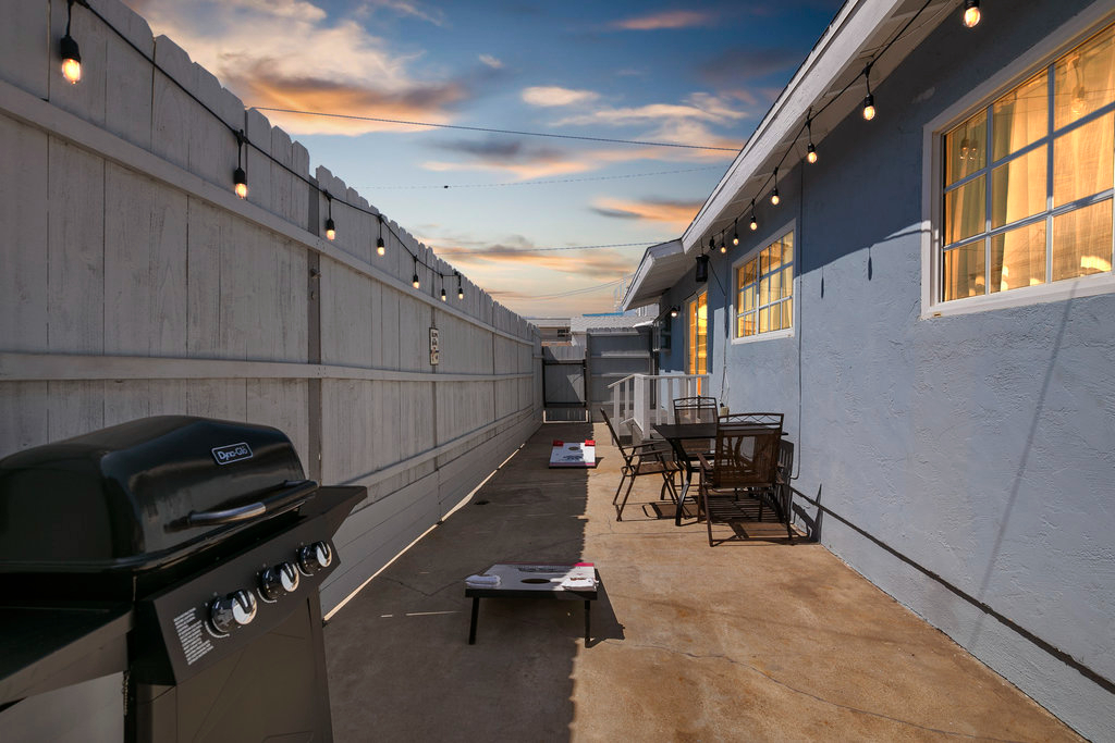 Silver Strand Bayfront IB Home - Photo 2