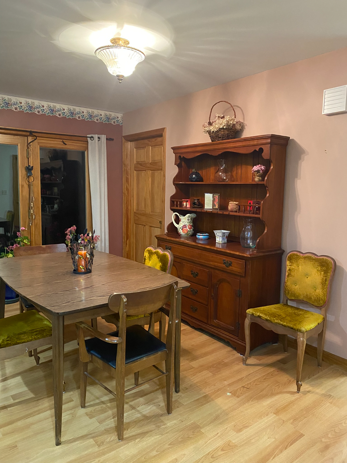 Peaceful 1-Bedroom Home on 10 Acres with Mountain Views, Fast Wi-Fi & All Utilities Included - Photo 11