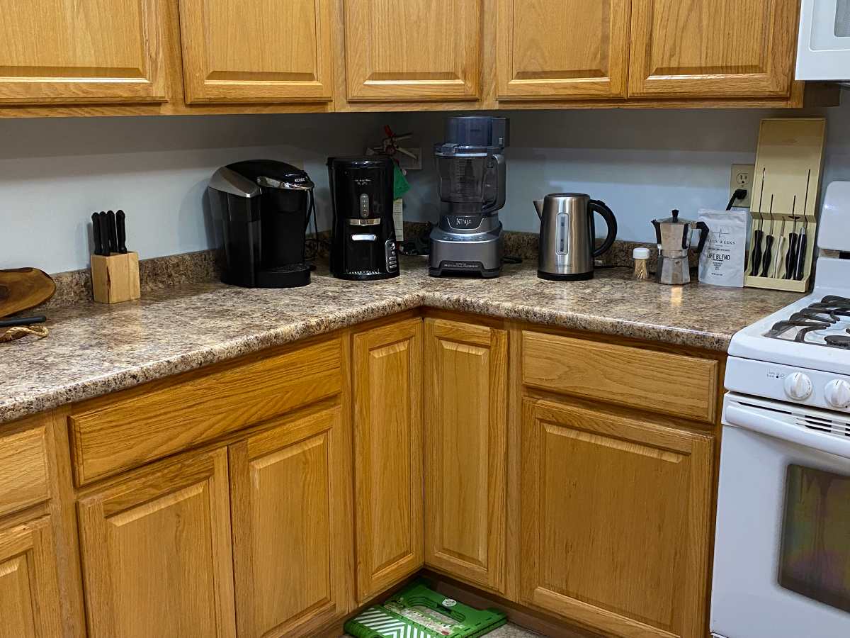 Peaceful 1-Bedroom Home on 10 Acres with Mountain Views, Fast Wi-Fi & All Utilities Included - Photo 8