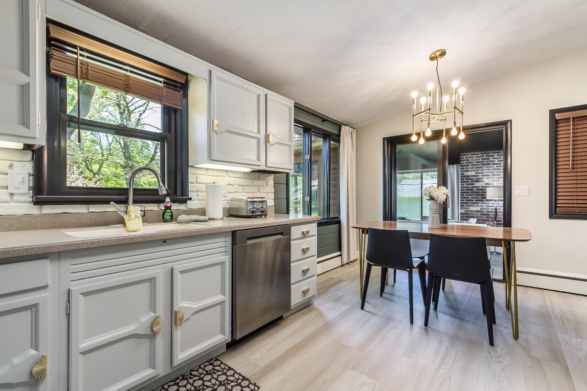 Cozy & Modern Geneva Home Near Lake with All Utilities Included - Photo 4