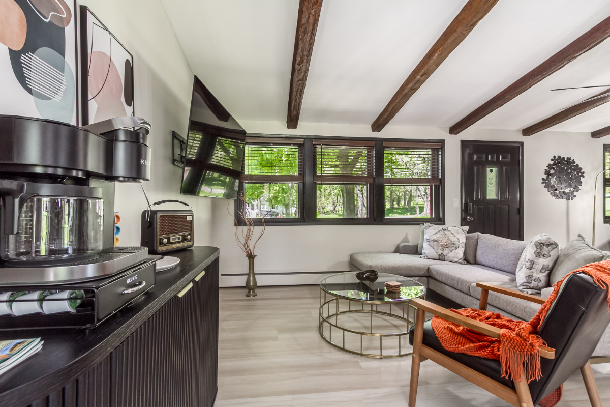 Cozy & Modern Geneva Home Near Lake with All Utilities Included - Photo 2