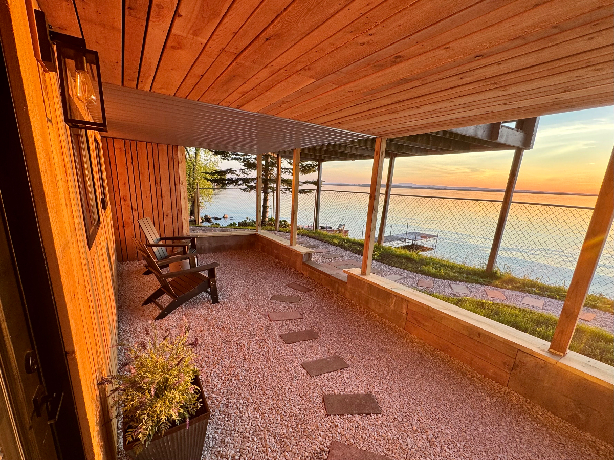Brand New Lakefront Apartment - Modern, Clean, Private Entry - Photo 1