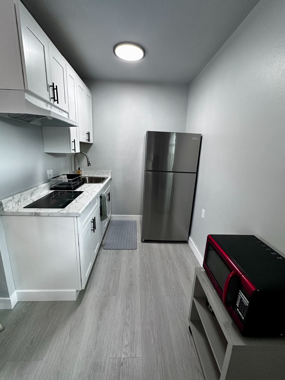 Newly Built 1 Bedroom Back Unit - Photo 3