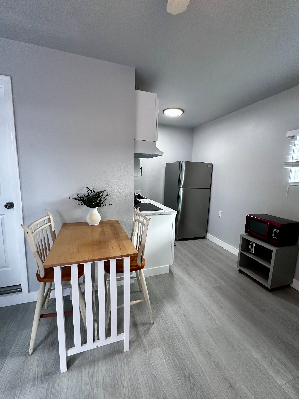 Newly Built 1 Bedroom Back Unit - Photo 1