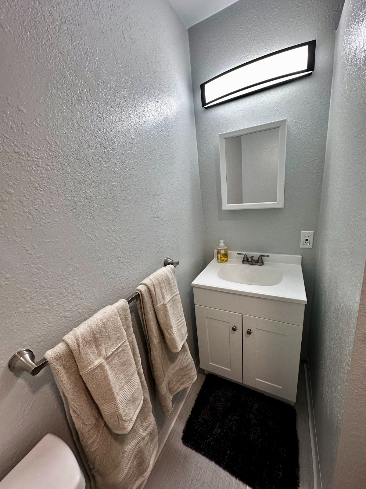 Newly Built 1 Bedroom Back Unit - Photo 5