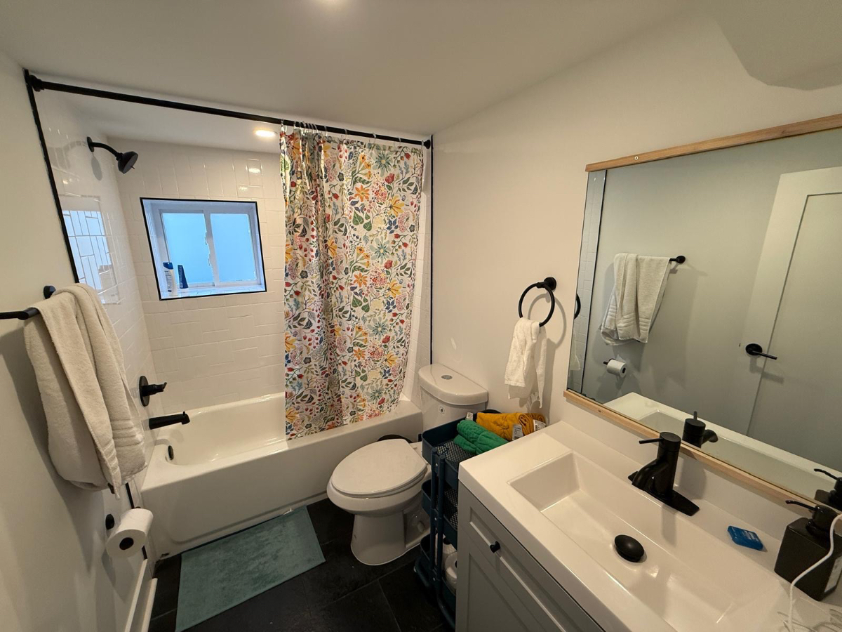 Sunny 2bd 1 bath - Photo 3