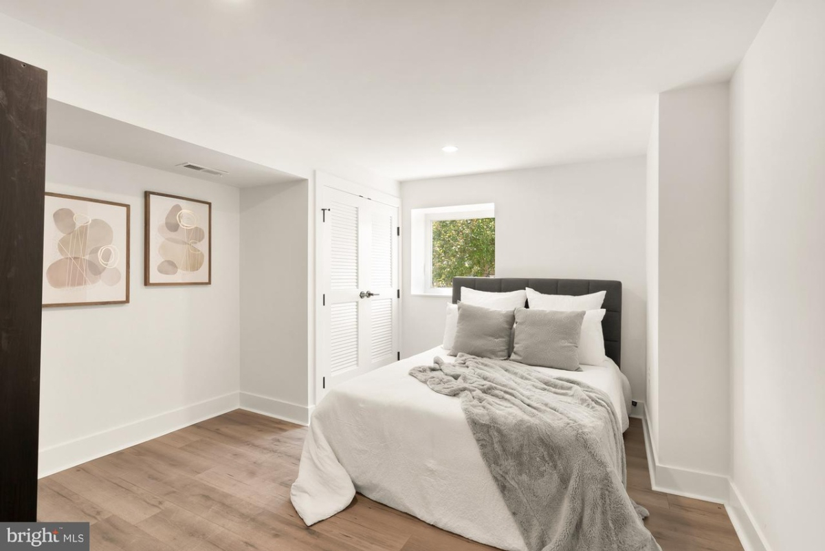 Sunny 2bd 1 bath - Photo 4