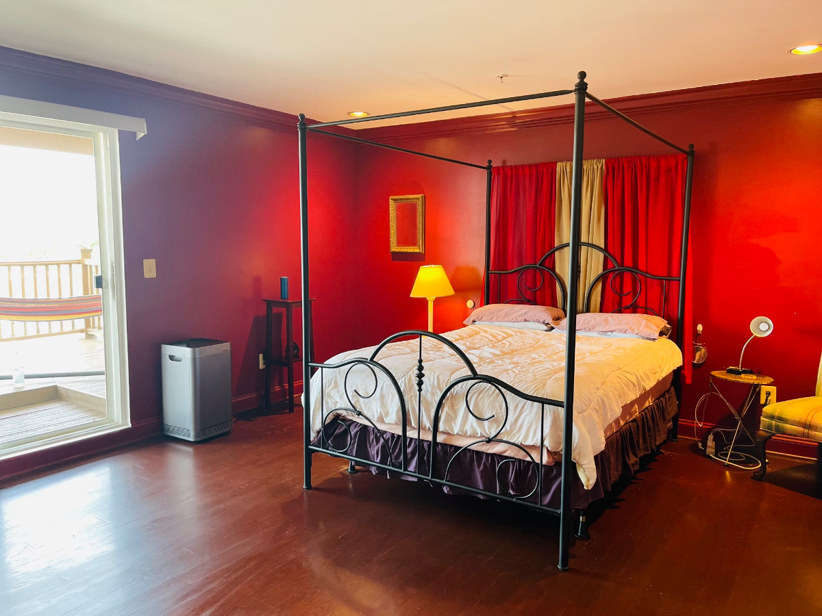 Beautiful two story penthouse condo w/rooftop deck and designated parking in gated community - Photo 8