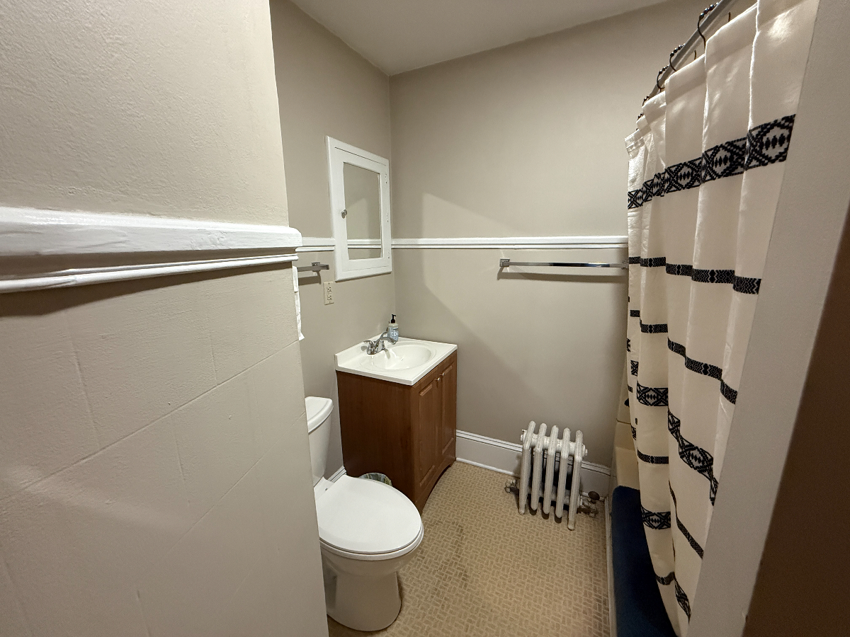 Two bedroom, one bath, Close to downtown - Photo 6