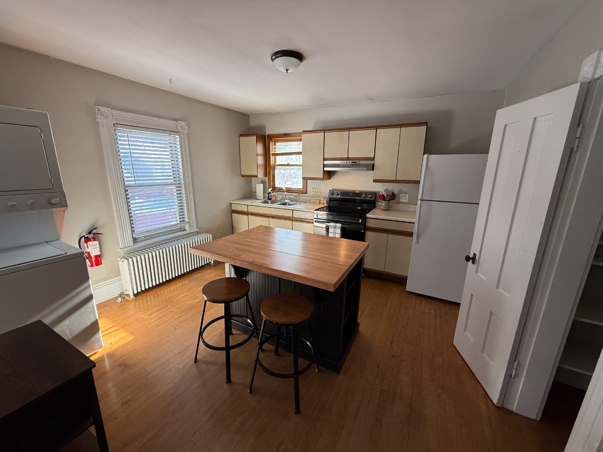 Two bedroom, one bath, Close to downtown - Photo 10