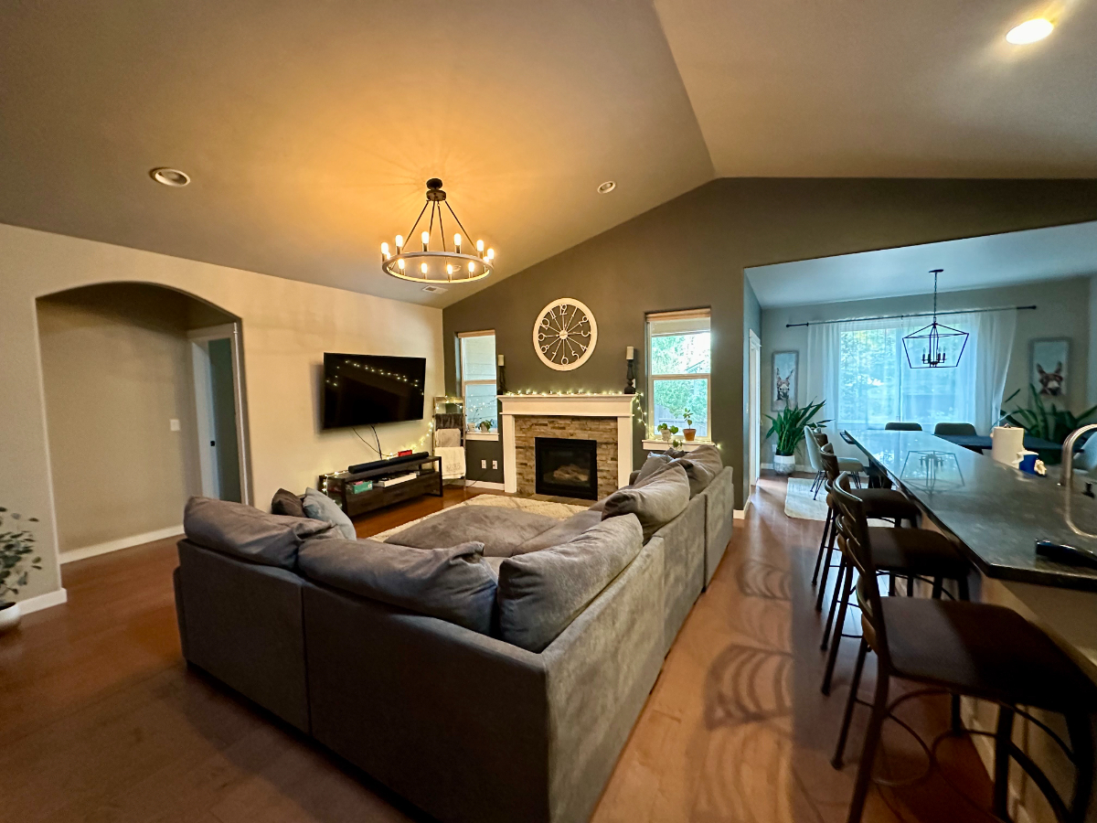 Cozy One-Story Ranch Style Located in SW Bend - Photo 3