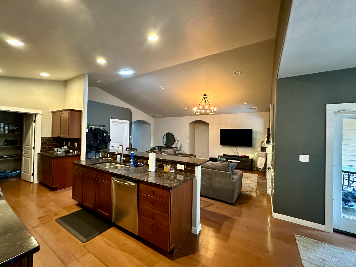Cozy One-Story Ranch Style Located in SW Bend - Photo 4