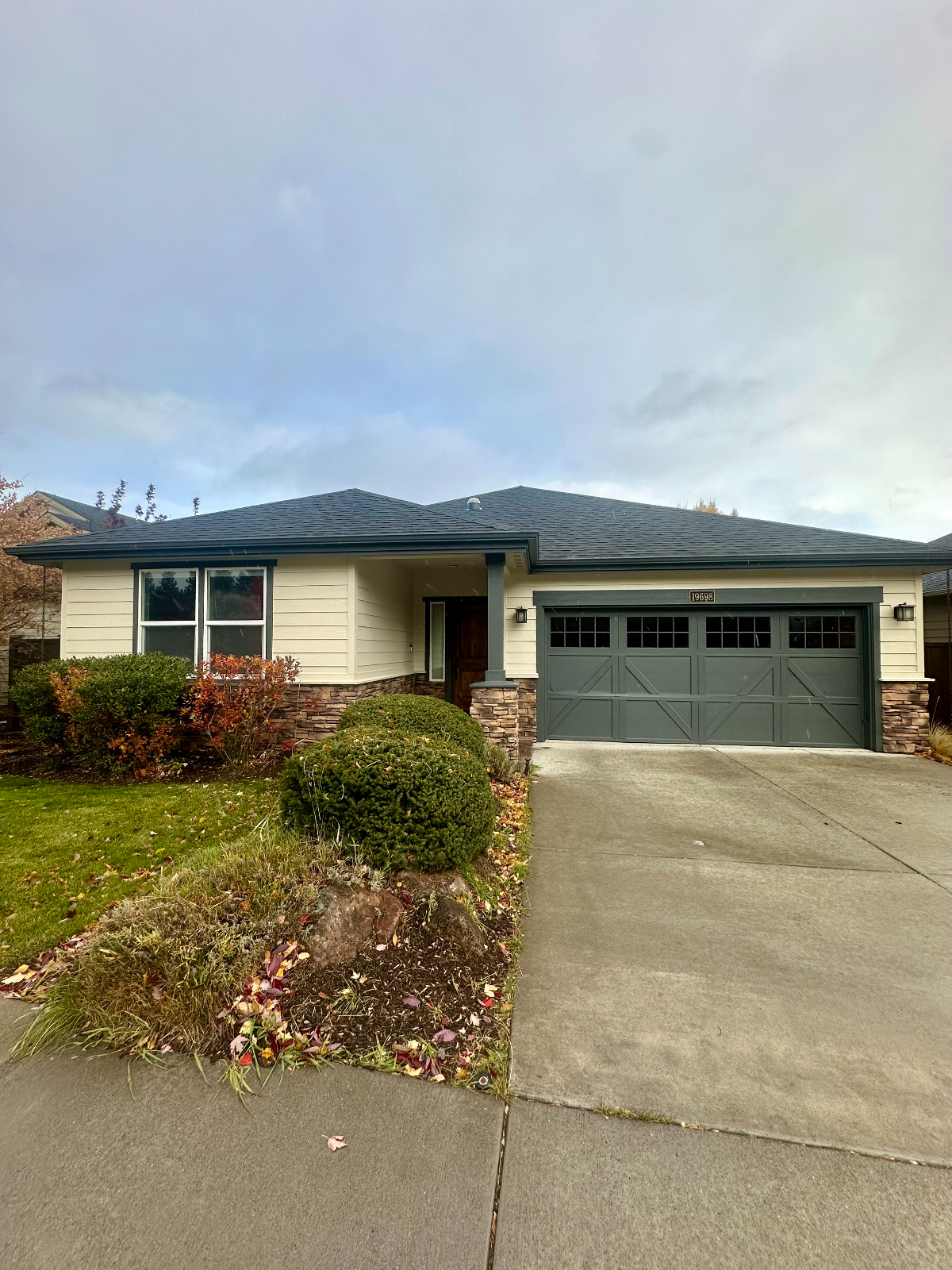 Cozy One-Story Ranch Style Located in SW Bend - Photo 1