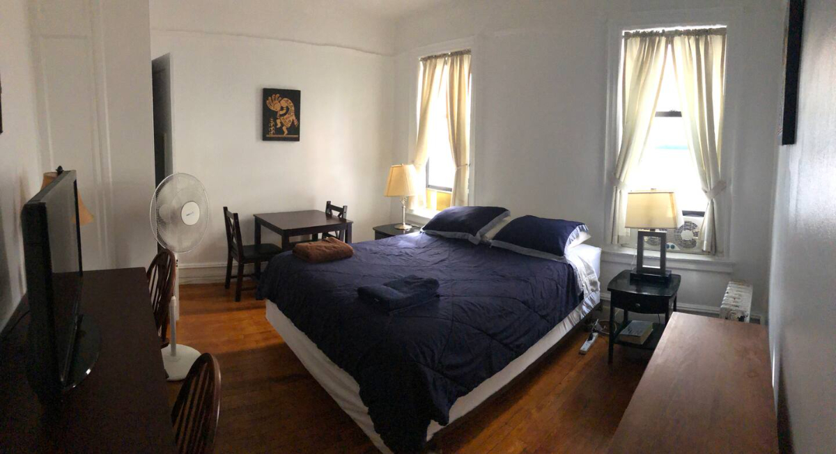 A large comfortable room for rest and relaxation - Photo 1