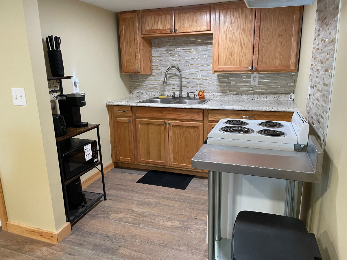 Cozy, quiet neighborhood apartment less than mile from hospital and fun - Photo 4