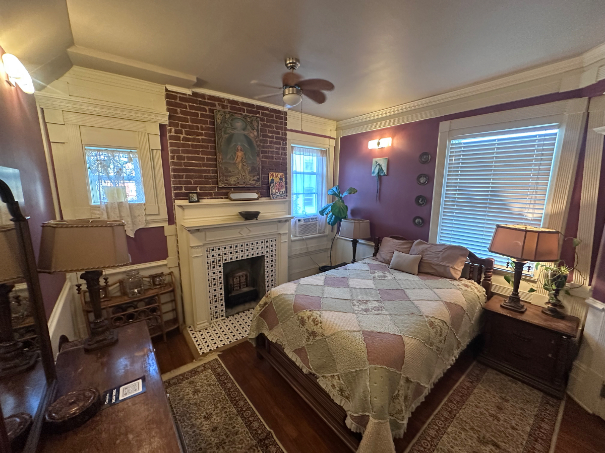 Indulge in downtown Charleston living. Serene private room with shared bath, in a stunningly renovat - Photo 9