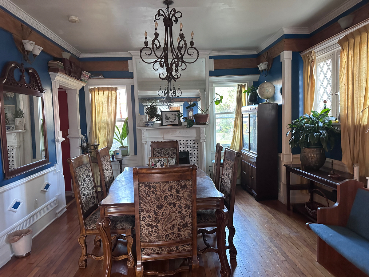 Indulge in downtown Charleston living. Serene private room with shared bath, in a stunningly renovat - Photo 4