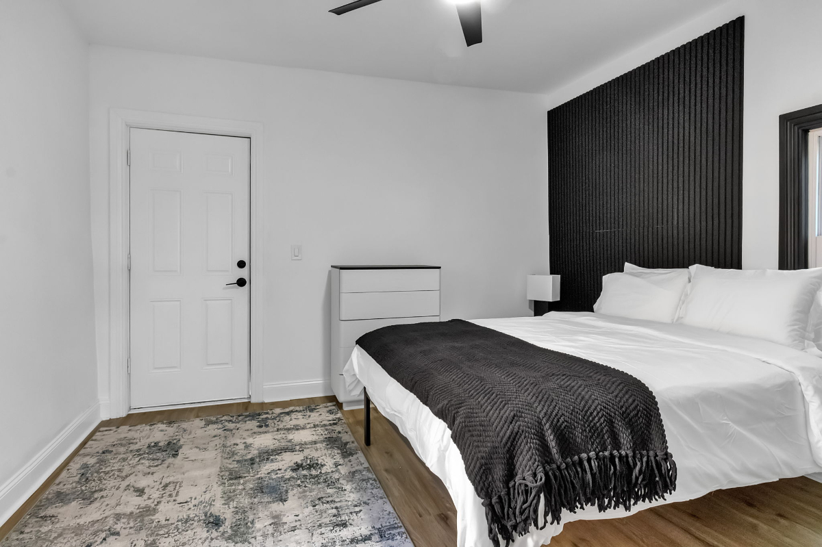 Stylish 4-Bedroom Home Next to Niagara Falls, Steps from Train & State Park - Photo 11