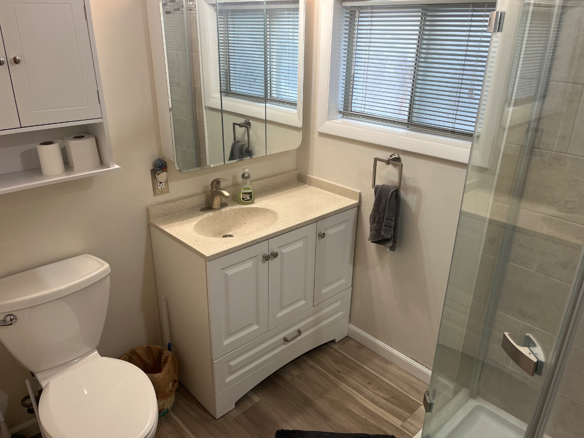 Very nice basement apartment great location for travelers - Photo 5