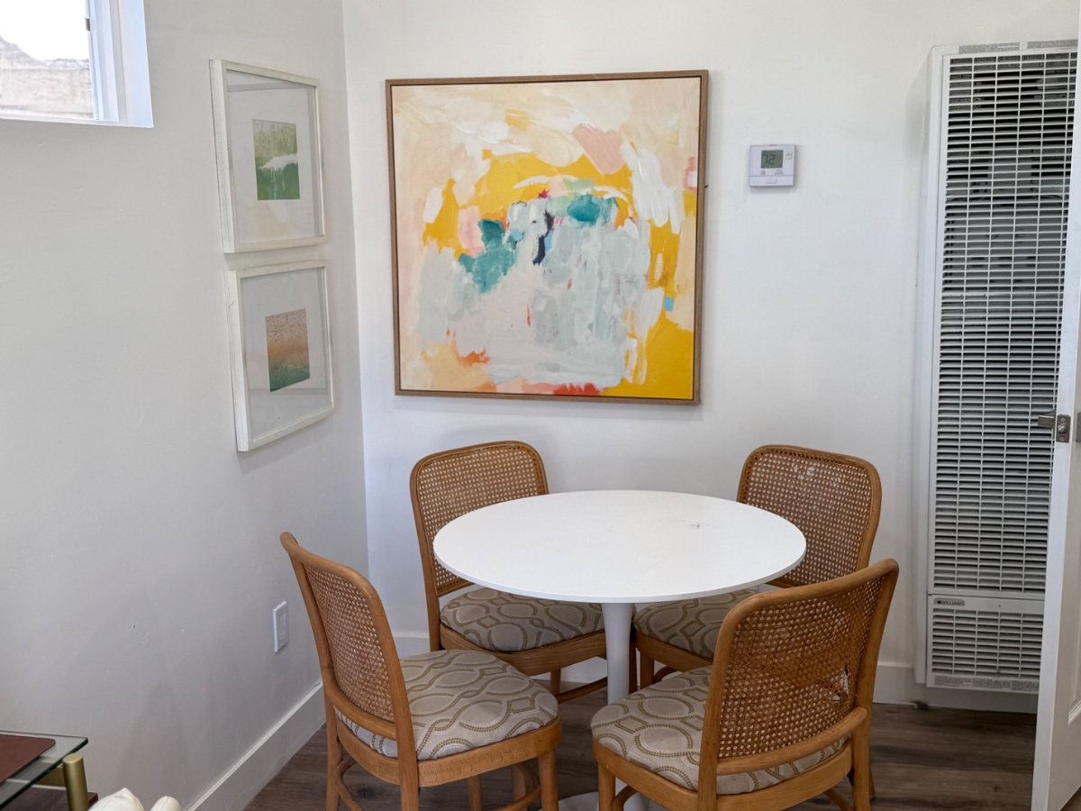 Stylish Ventura beach cottage with private patio and backyard - Photo 4