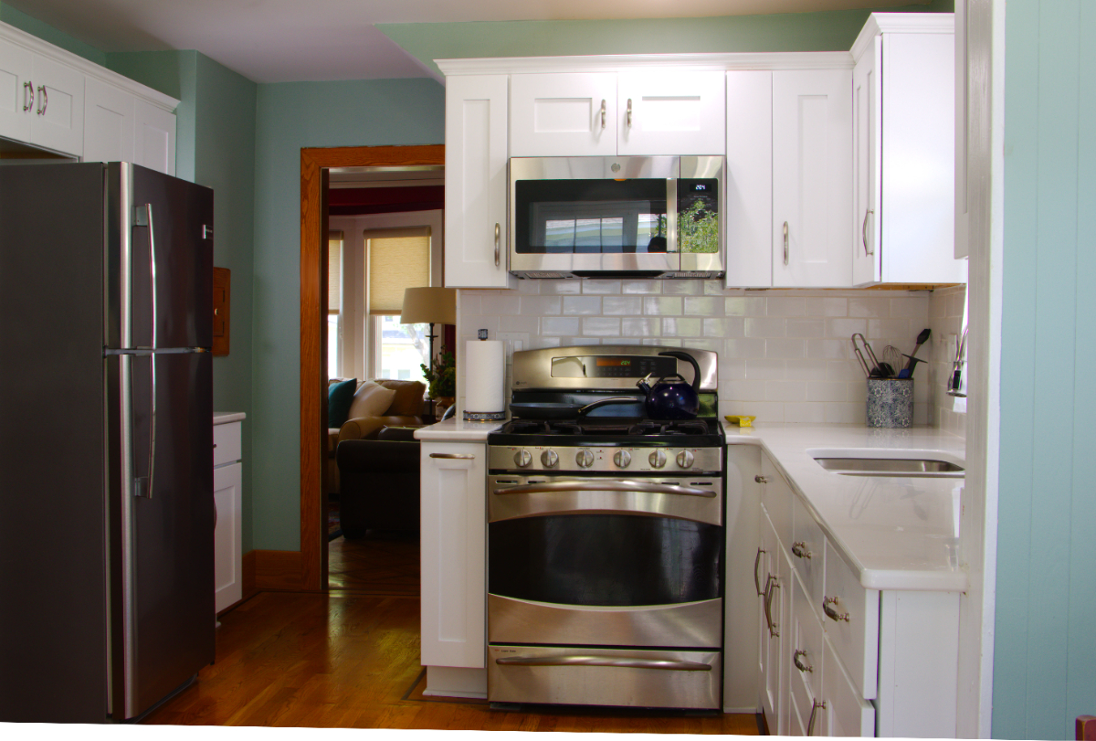 Comfortable Two-Bedroom Home with Backyard, Deck, and Off-Street Parking - Photo 7