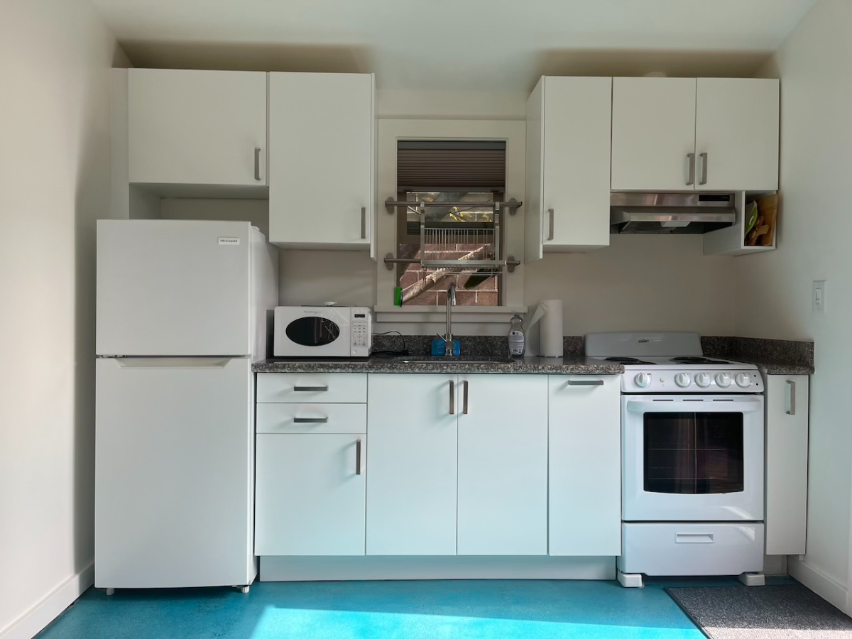 Renovated and Cozy ADU in a convenient location - Photo 3