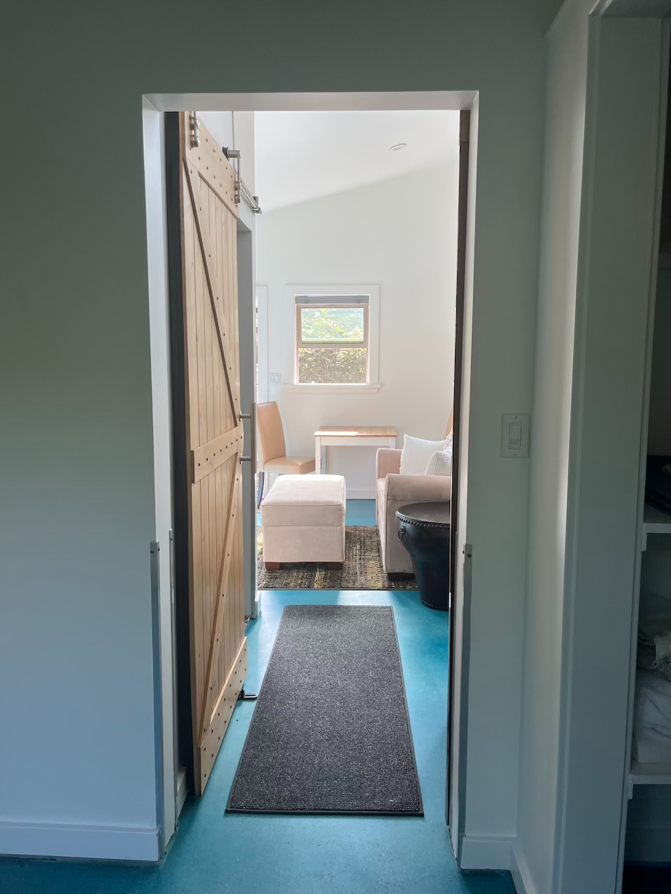 Renovated and Cozy ADU in a convenient location - Photo 4