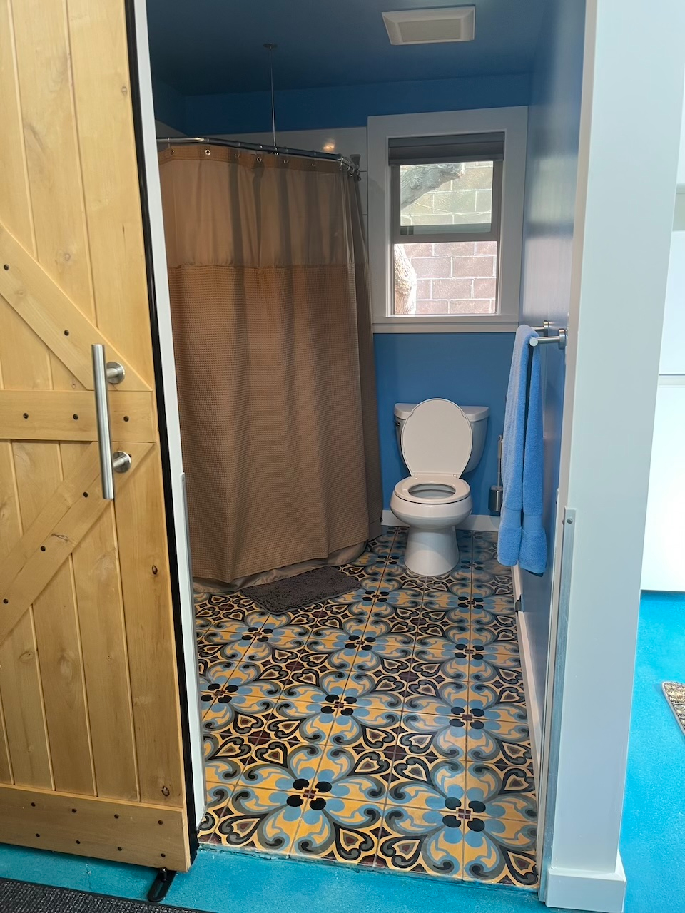 Renovated and Cozy ADU in a convenient location - Photo 5
