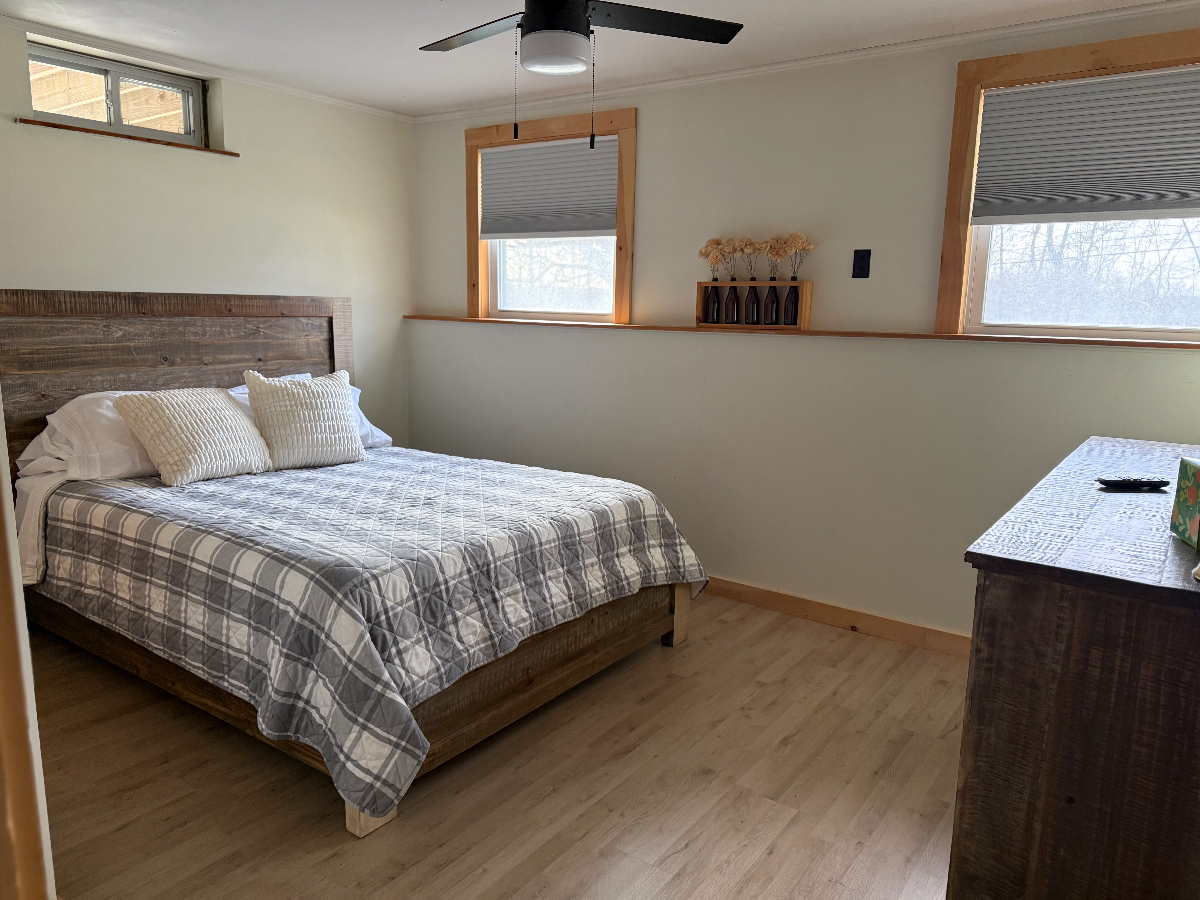 Spacious 4-Bed Home on 2 Acres with Trails, Deck, and Modern Kitchen. - Photo 8