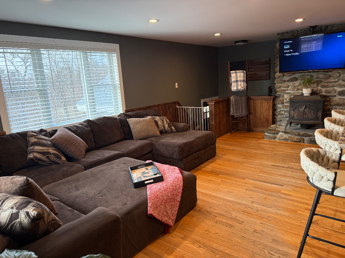 Spacious 4-Bed Home on 2 Acres with Trails, Deck, and Modern Kitchen. - Photo 4