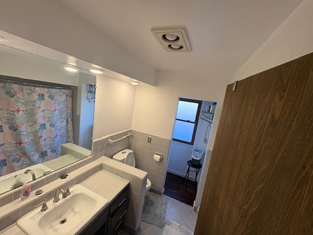 Roomy Wauwatosa Raised Ranch with Separate Living Spaces, Backyard, and Parking - Photo 8